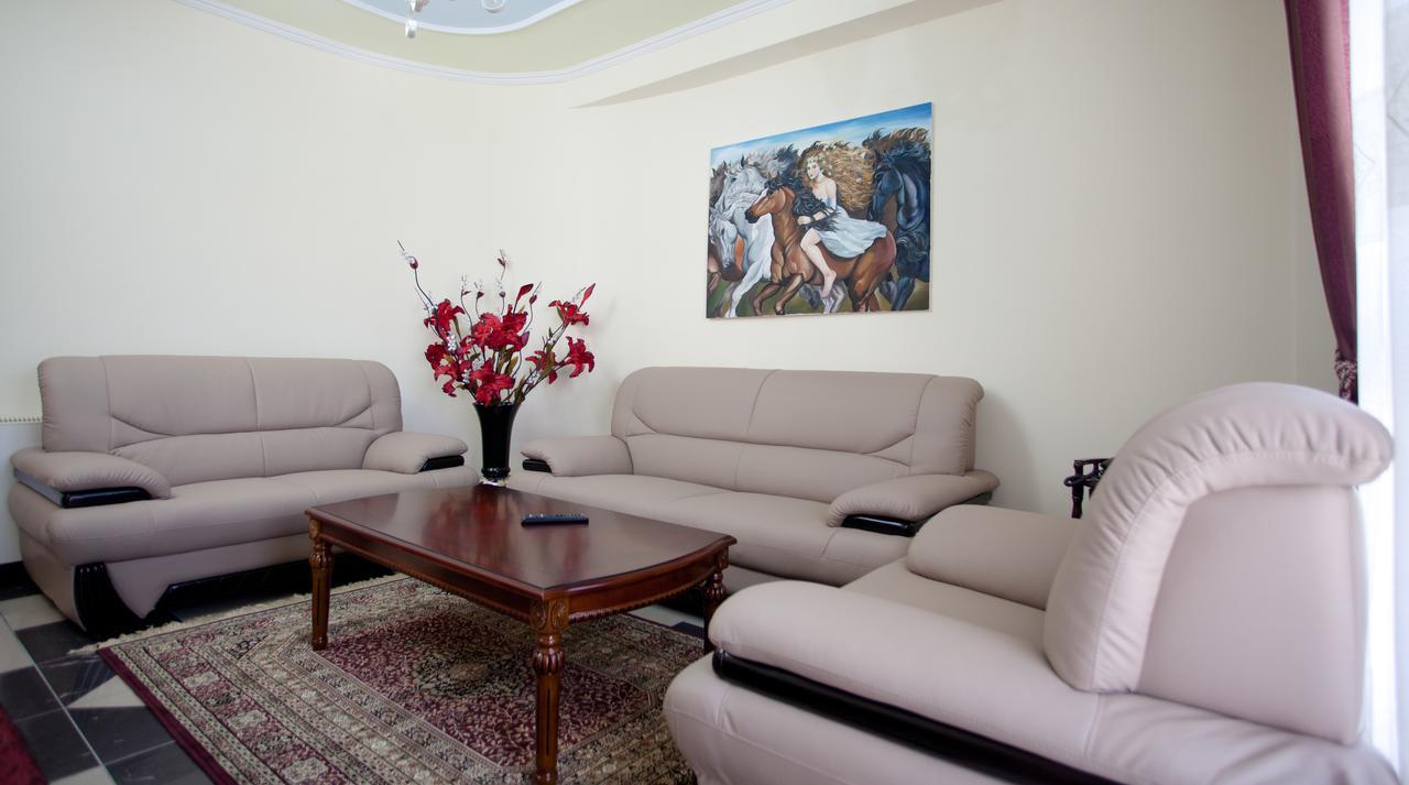 Orchidea Hotel Тирана Екстер'єр фото