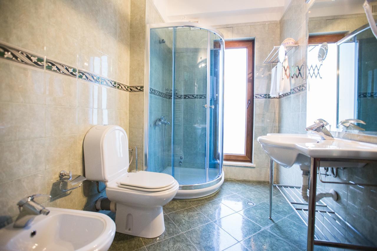 Orchidea Hotel Тирана Екстер'єр фото