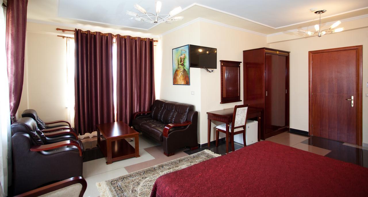 Orchidea Hotel Тирана Екстер'єр фото