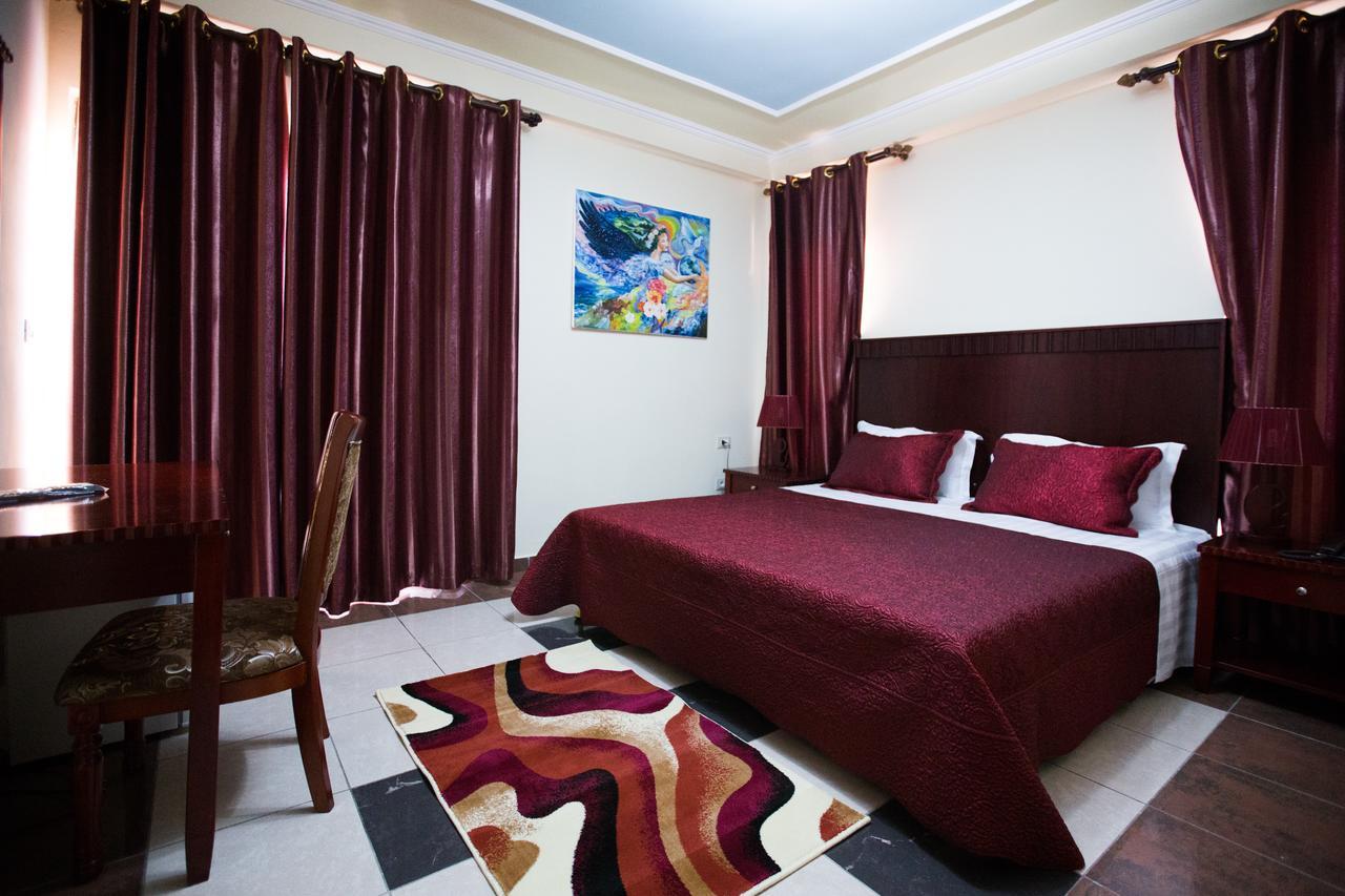 Orchidea Hotel Тирана Екстер'єр фото
