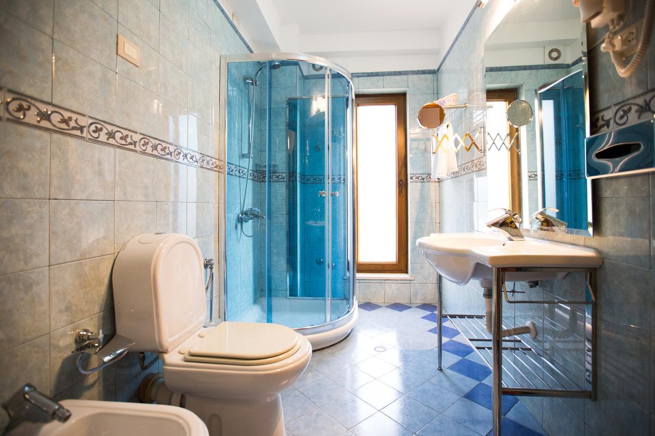 Orchidea Hotel Тирана Екстер'єр фото