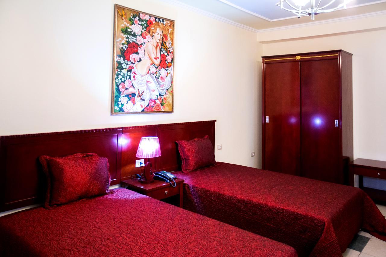 Orchidea Hotel Тирана Екстер'єр фото