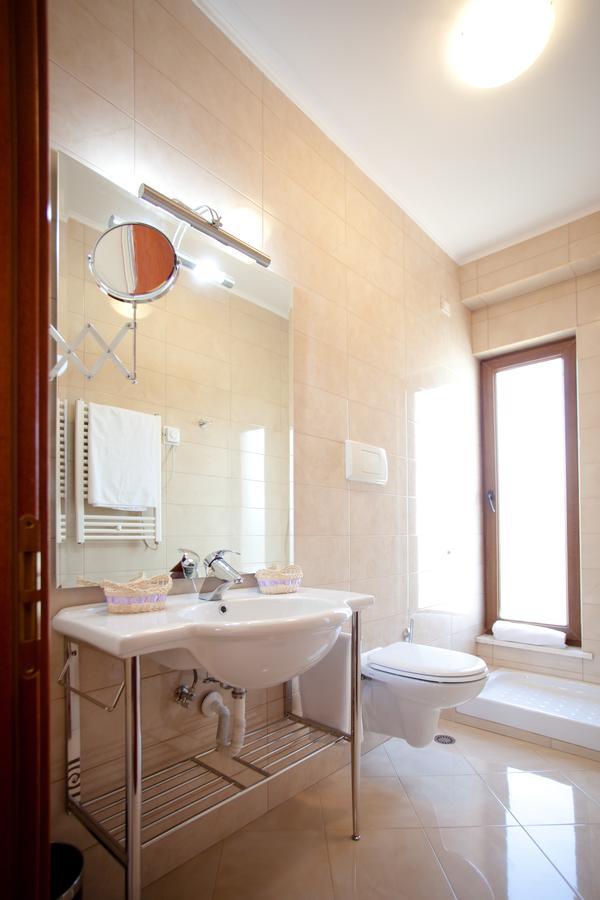 Orchidea Hotel Тирана Екстер'єр фото