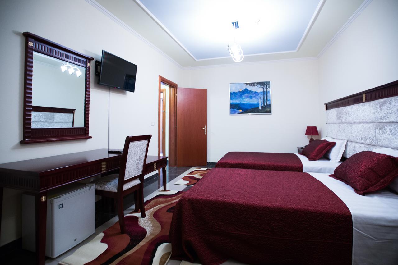 Orchidea Hotel Тирана Екстер'єр фото