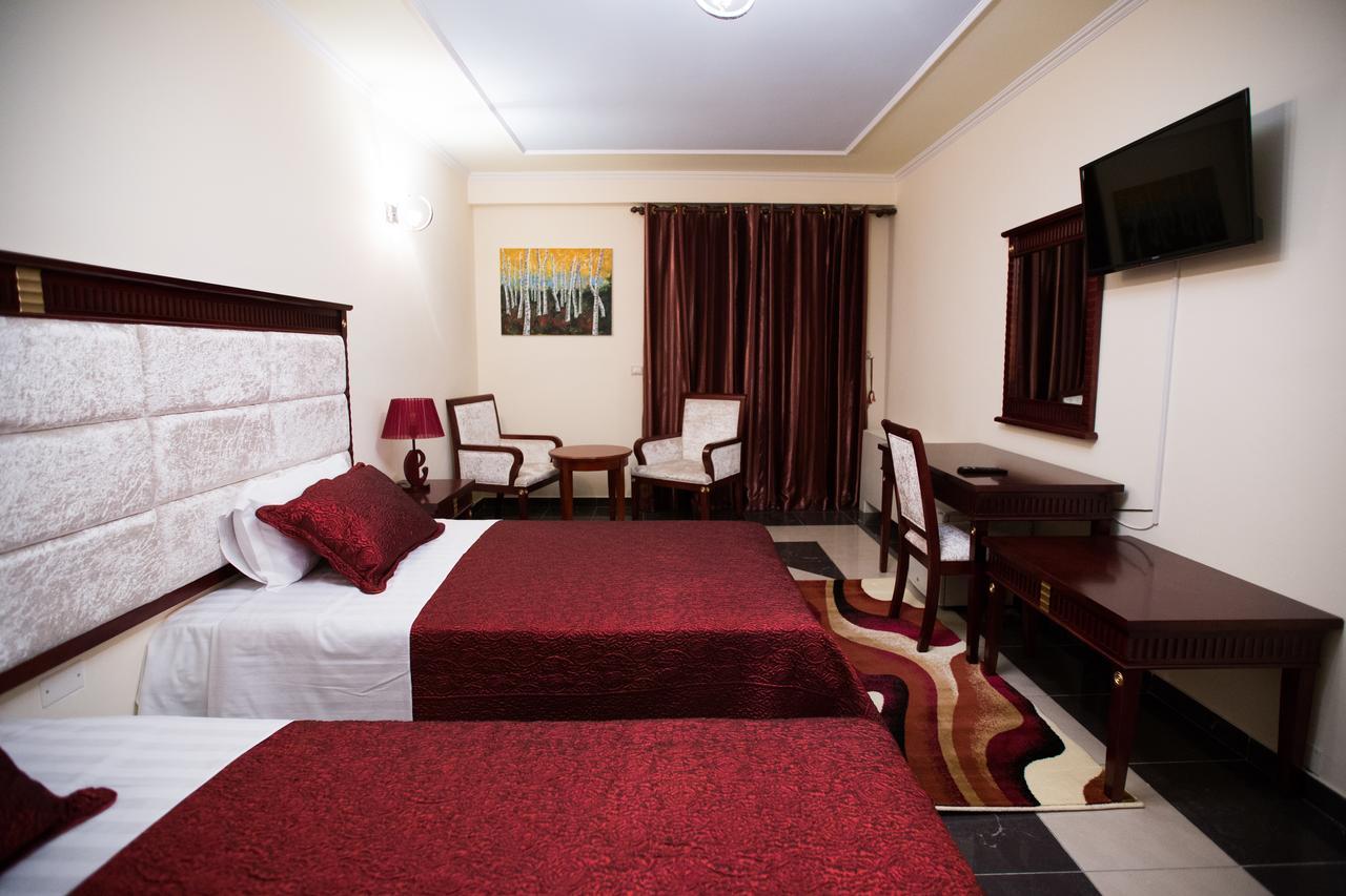 Orchidea Hotel Тирана Екстер'єр фото